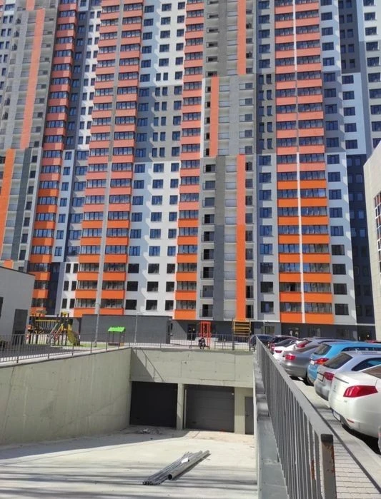 Продам 2-х комнатную Квартиру 76м. кв. ЖК ДНІПРОВСЬКА МРІЯ.