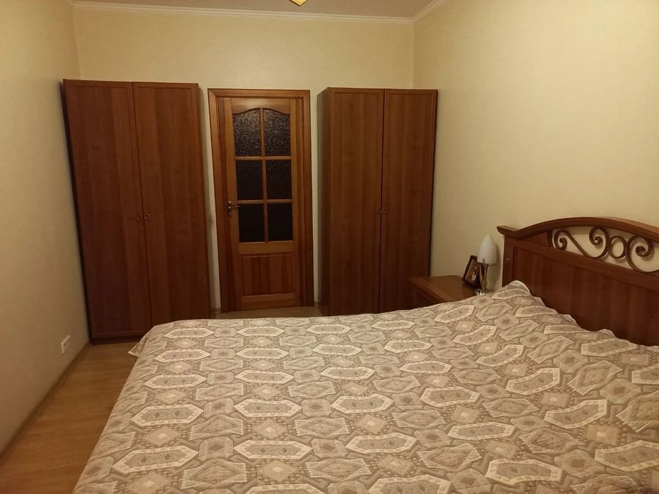 4 комнатная квартира Бородинский ,Товарыська 66а