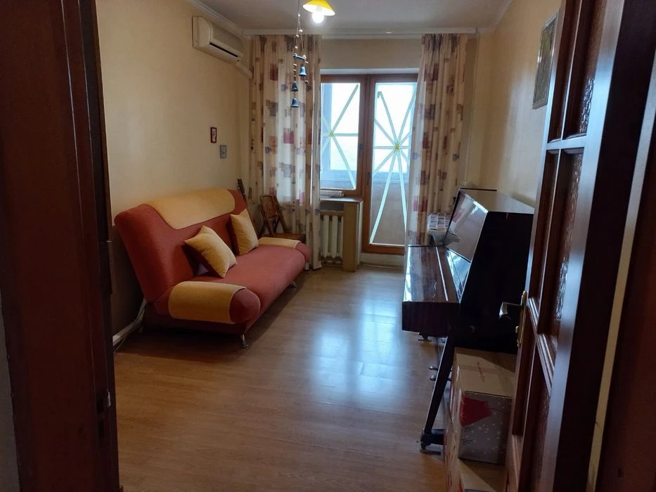 4 комнатная квартира Бородинский ,Товарыська 66а