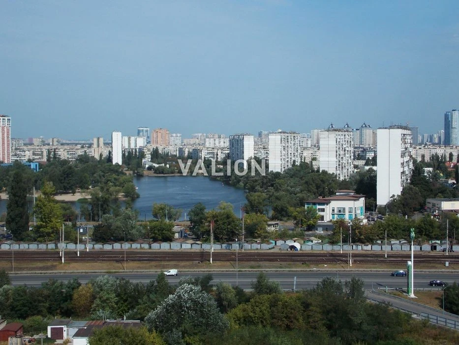 Продаж 3-к Гліба Бабича, 8-Б. Без комісіі!