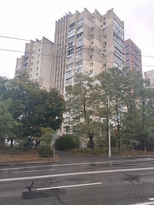 Продається 2-кімнатна квартира по вулиці Академіка Щусєва, 3