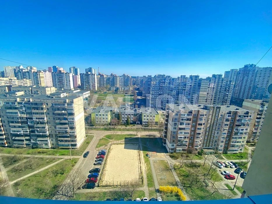 Продаж двокімнатної квартири по вул. О. Екстер (М. Цвєтаєвої