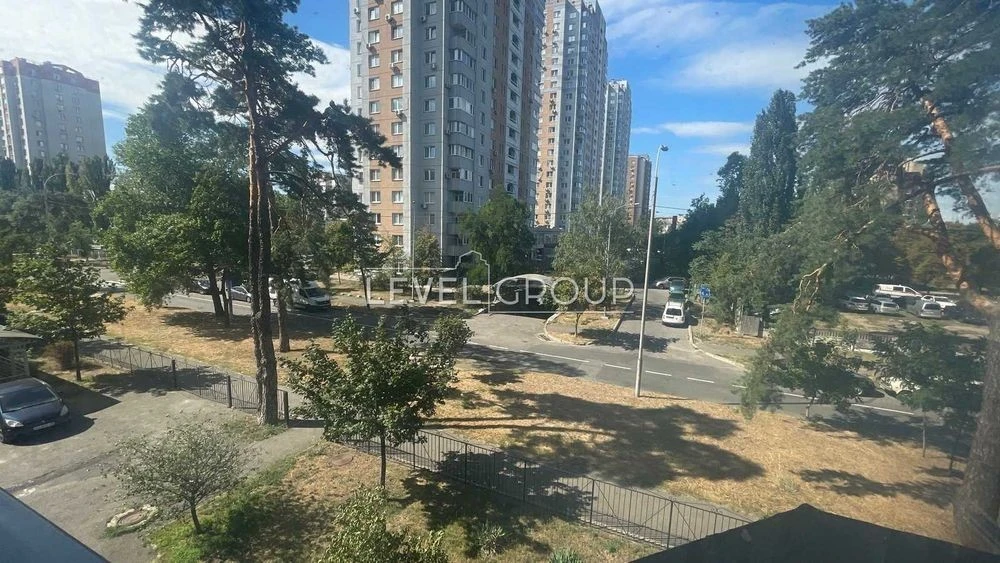 Продаж 3-кімнатної квартири 128,7 м² з паркінгом | вул. Крак