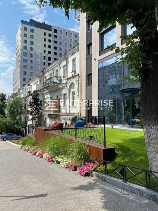 Продаж 1к квартири у царському будинку вул. Володимирська