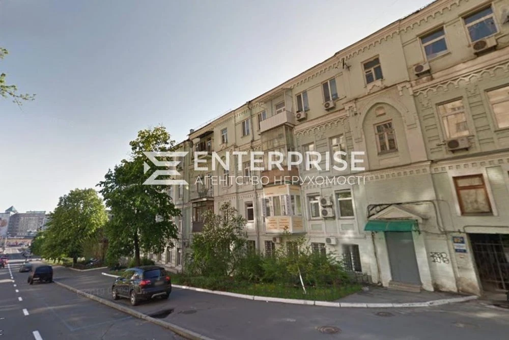 Продаж 1к квартири у царському будинку вул. Володимирська
