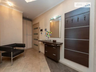 Продаж 5к квартири 171.7 кв. м на вул. Дмитрівська 69 • ID 3