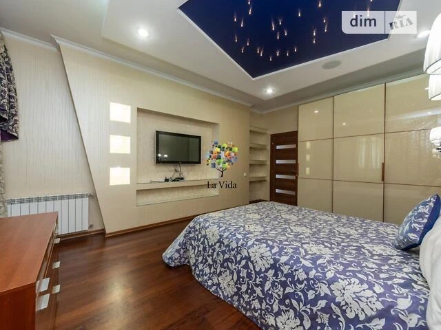 Продаж 5к квартири 171.7 кв. м на вул. Дмитрівська 69 • ID 3