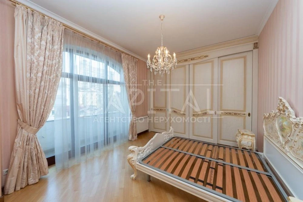 Продаж квартири, вул. Пирогова, м. Університет, Шевченківськ