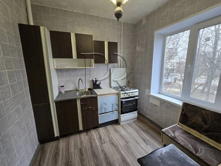 Продаж 2 кімн. квартири вулиця Романа Ратушного (Волгоградсь