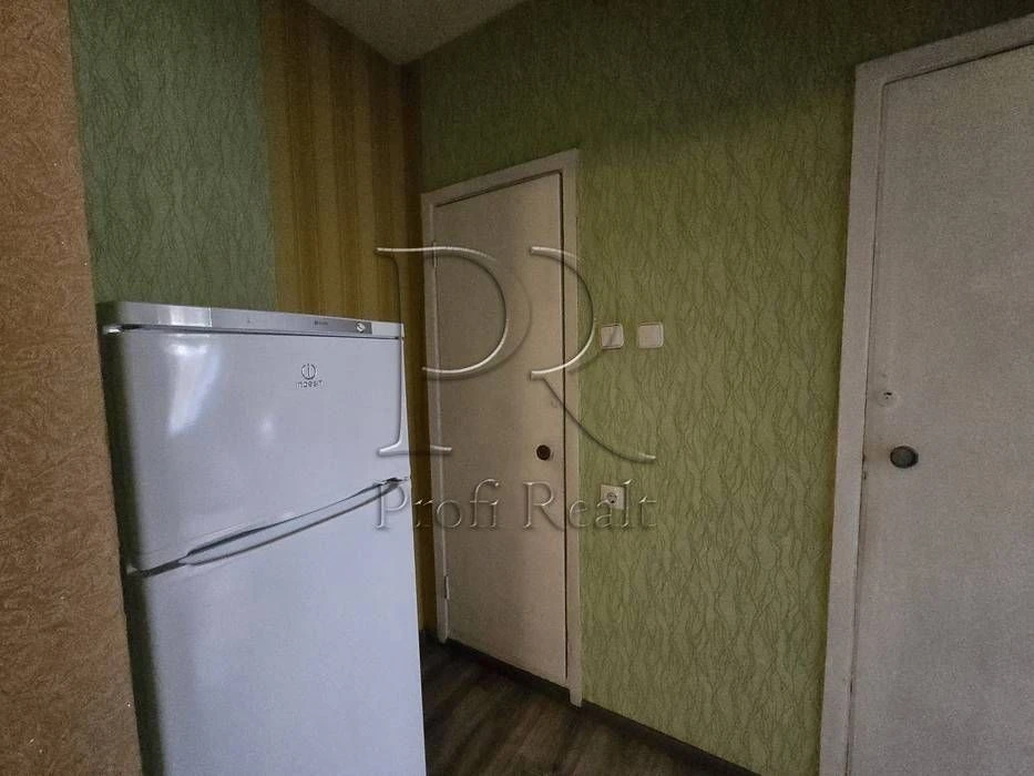 Продаж 2 кімн. квартири вулиця Романа Ратушного (Волгоградсь