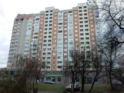 Продаж просторої 3-кімнатної квартири вул. Смілянська, 15 /Ч