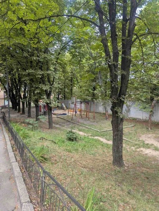 Продаж 2 к квартири бул. М. Міхновського 7 (Дружби народів)