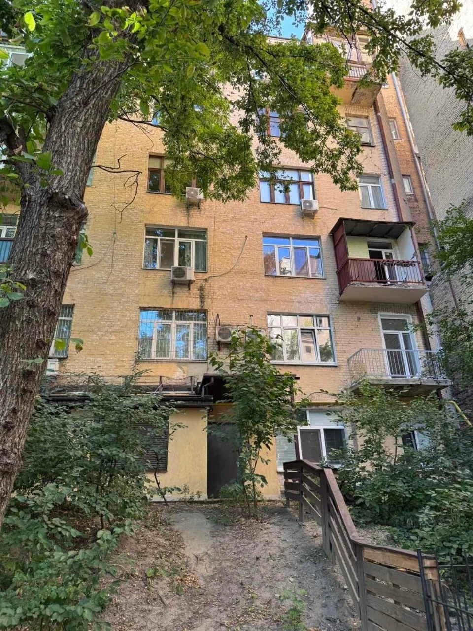 Продаж 2-кімнатної квартири 32 м², Костьольна вул., 6
