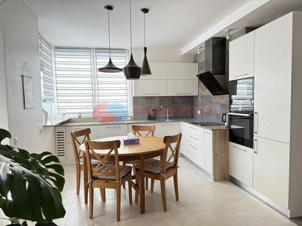 Продаж 3-кімнатної квартири 96 м², Мельникова, 51Б