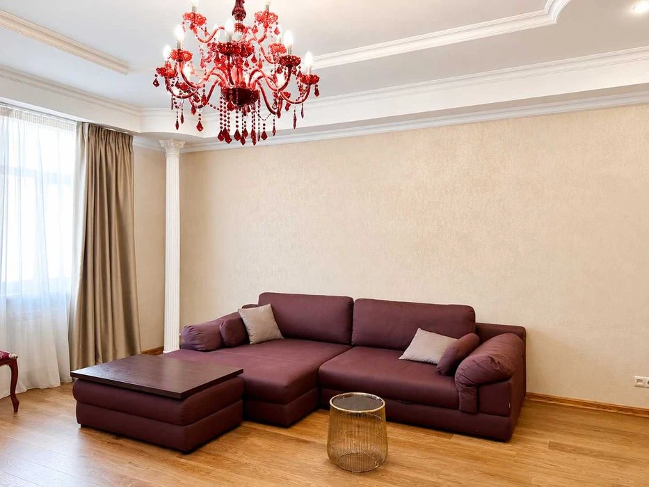 2-комн. квартира 106 м² в центре Одессы с ремонтом и АГВ. Бе