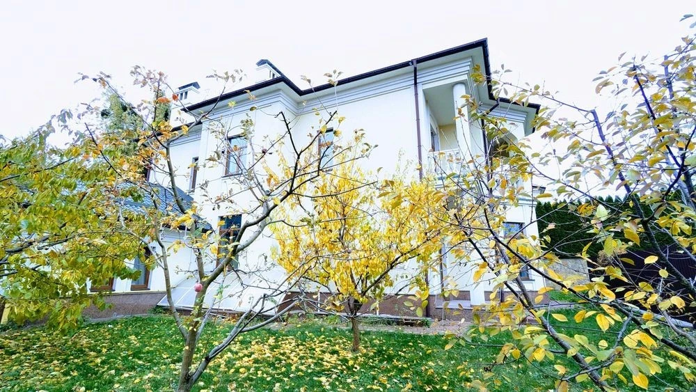 Продаж будинку на пл. Шевченка, в парку Крістерова гірка.
