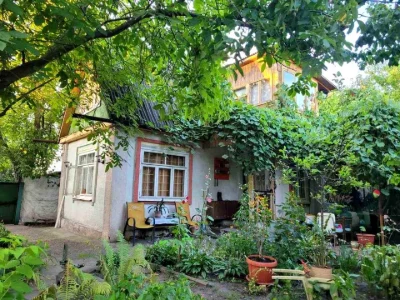 Будинок. Київ, 57-ма Садова вул.