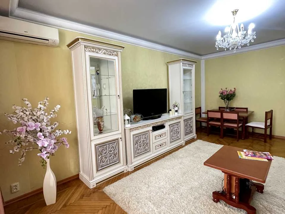 Квартира. Харків, Сумська вул. (Карла Лібкнехта)