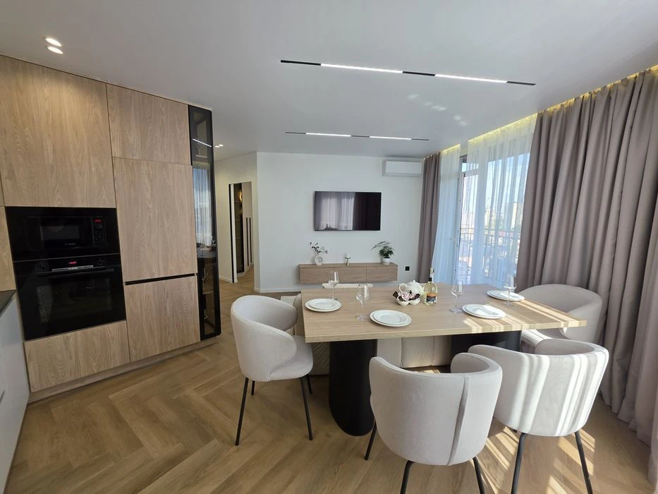 Продаж сучасної 3-кімнатної квартири в ЖК Family Plaza, вул.