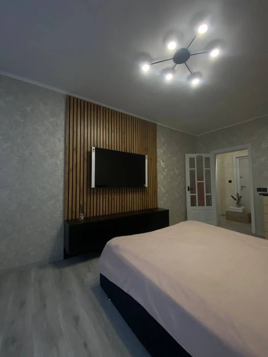 Продам 1-но кімнатну квартиру, 41 м2, вул.Народицька!!