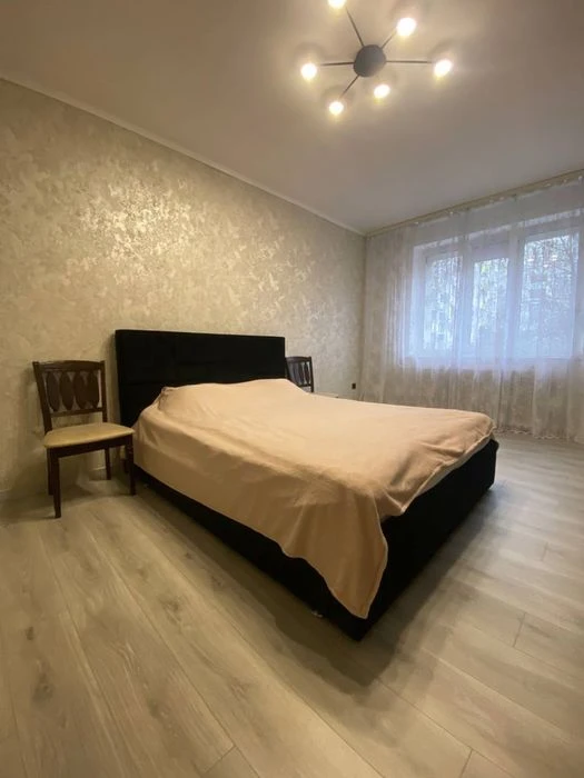 Продам 1-но кімнатну квартиру, 41 м2, вул.Народицька!!