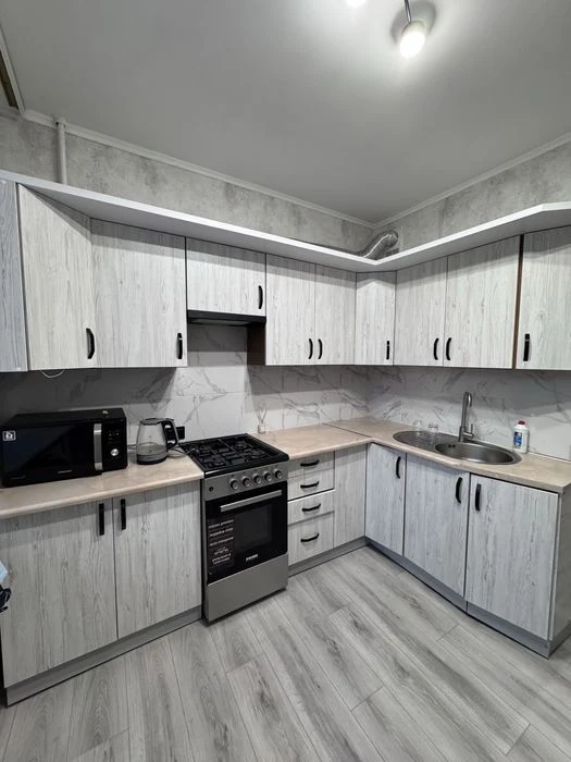 Продам 1-но кімнатну квартиру, 41 м2, вул.Народицька!!