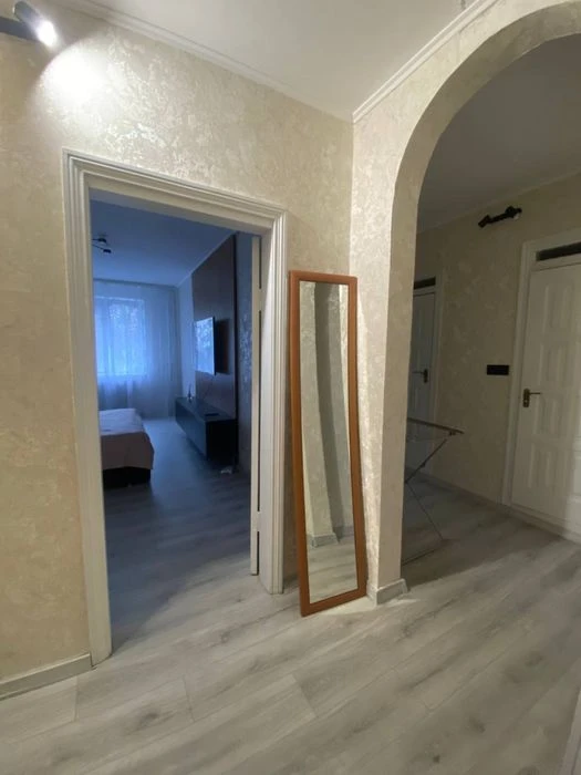 Продам 1-но кімнатну квартиру, 41 м2, вул.Народицька!!