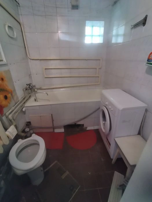 продається двух кімнатна квартира в приватному секторі