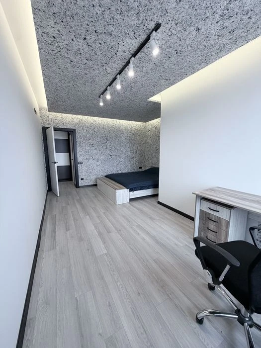 ЖК Вернісаж | 65 м² | кухня-вітальня 30 м² | з ремонтом