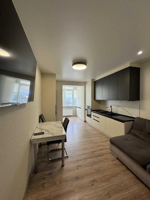 ЖК Полісся 2 | 1-кімнатна 44 м² | кухня 19 м² з ремонтом