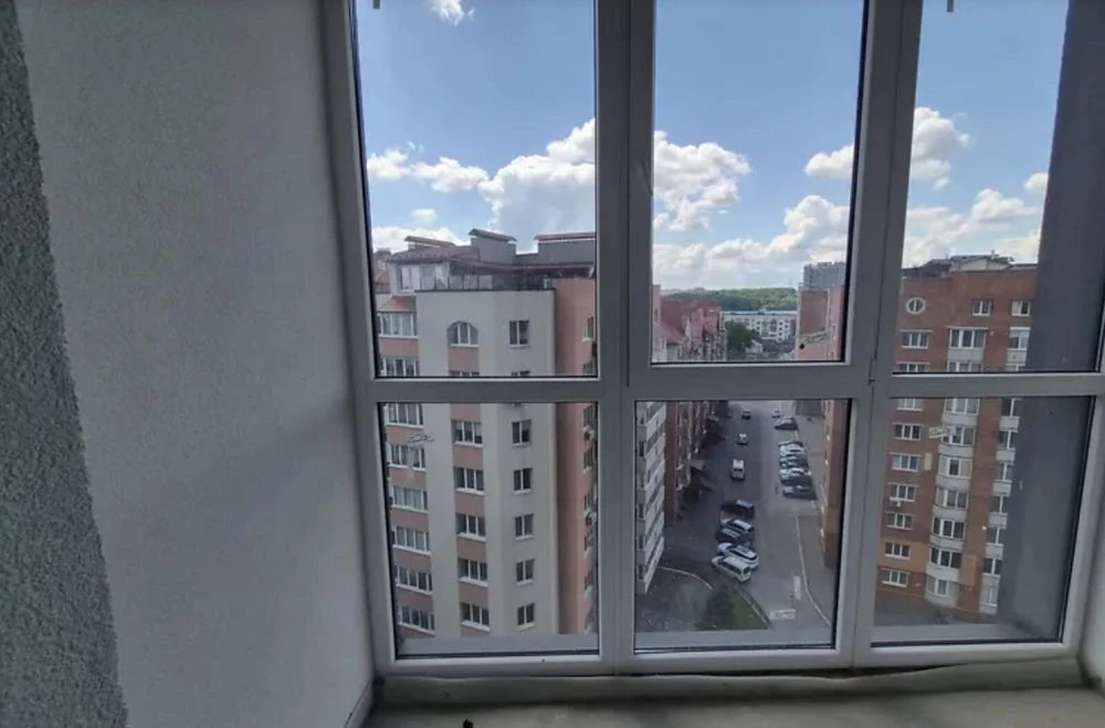 Продаж 2к квартири 65 кв. м на вул. Полковника Данила Нечая