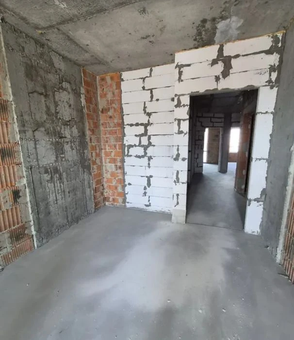Продаж 2к квартири 65 кв. м на вул. Полковника Данила Нечая