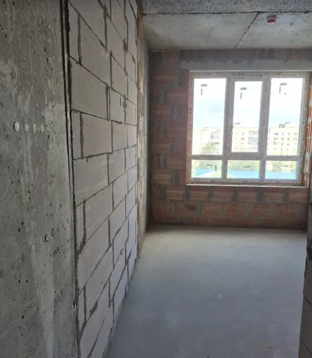 Продаж 2к квартири 65 кв. м на вул. Полковника Данила Нечая