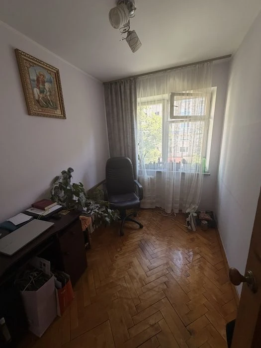 Продаж кварири на Східному масиві