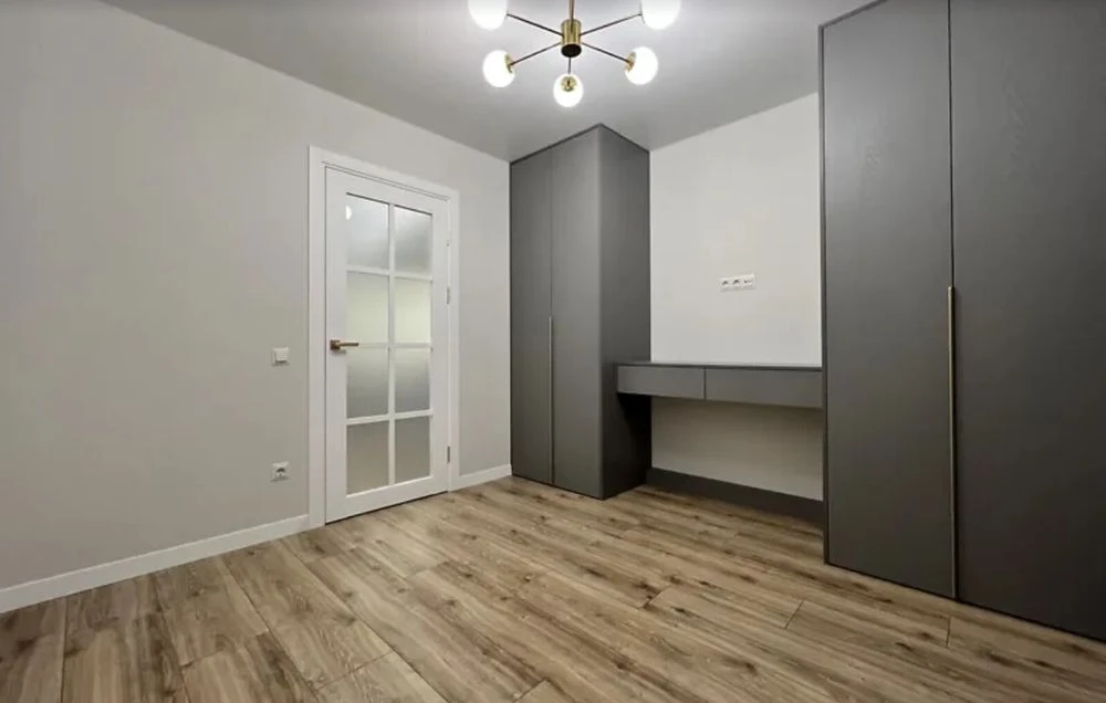 Продаж 2к квартири 58 кв. м на вул. Смакули