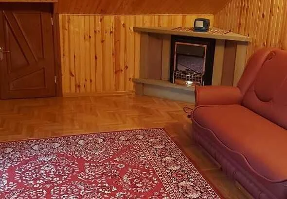 4-к. дворівнева квартира з ремонтом та балконом за вул. Карп