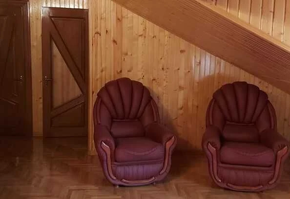 4-к. дворівнева квартира з ремонтом та балконом за вул. Карп