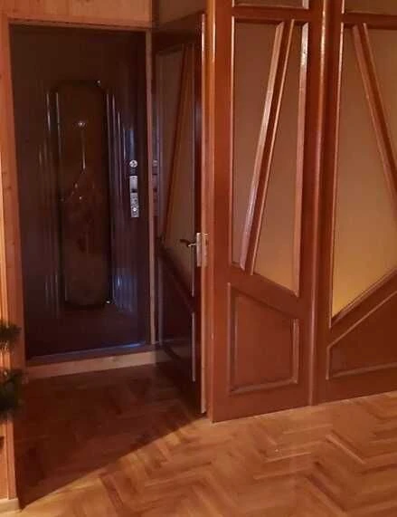 4-к. дворівнева квартира з ремонтом та балконом за вул. Карп