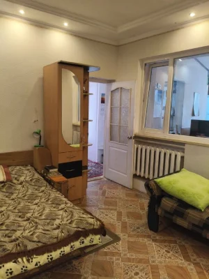 I will sell a house in Slobodka/ + 1 neighbor, entrance for a car