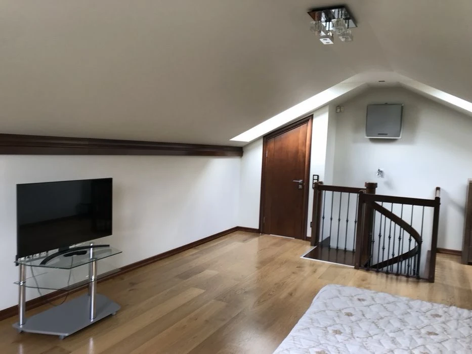 Продаж 3 кімн квартра 132 м² 6/7 ц вул.Кубанська  (терміново