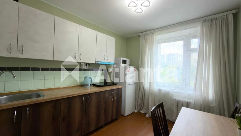 Продаж 2-кімнатної квартири, по вул. Миколайчука, 14