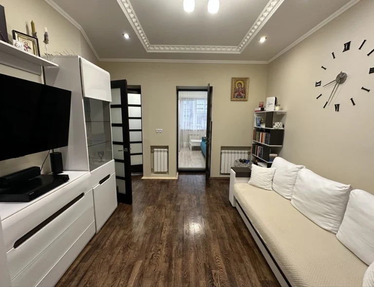 Продаж 36кв м, Рясне, євроремонт