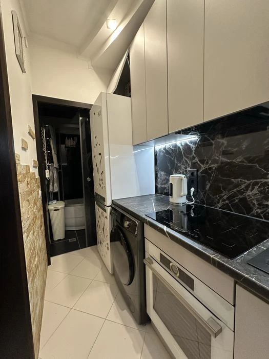 Продаж 36кв м, Рясне, євроремонт