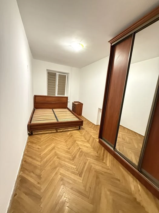 Продам 2-кімнатну квартиру у Львові, Галицький район, вул. І