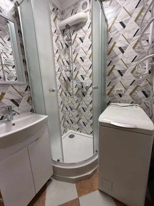 Продам 2-кімнатну квартиру у Львові, Галицький район, вул. І