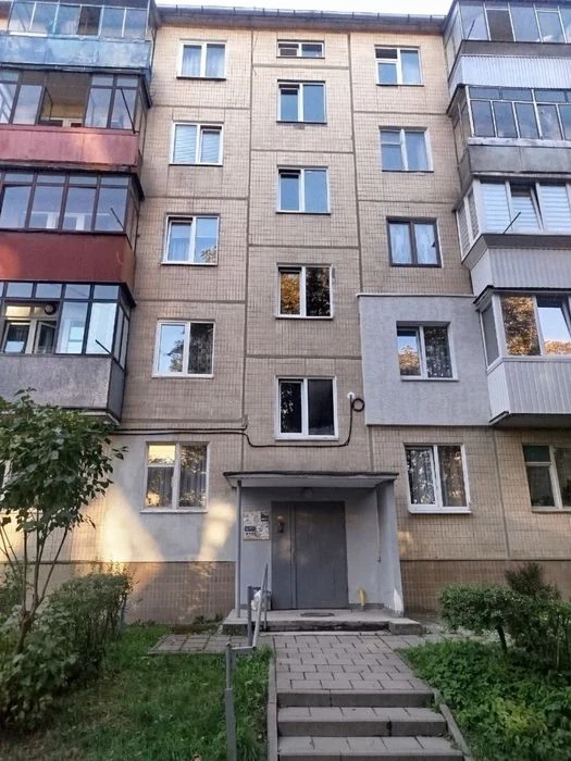 Продаж 2 кім кв по вул Головатого ( бічна Виговського)