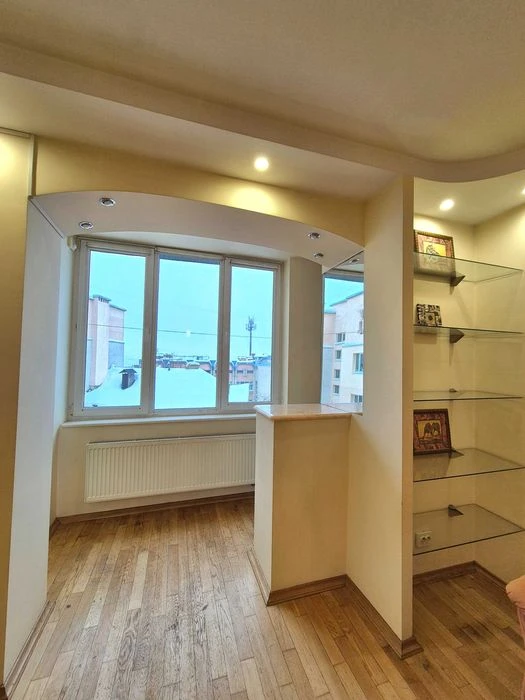 Продаж 3 кім квартири в ближньому центрі вул. Ніжинська 70 м