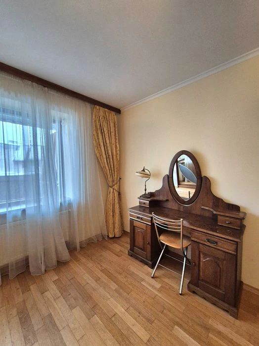 Продаж 3 кім квартири в ближньому центрі вул. Ніжинська 70 м