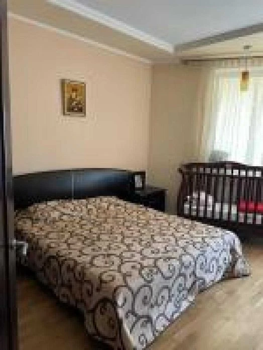 3 кімнатна квартира з ремонтом і 2 паркомісцями у новобудові