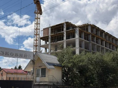 Продаж 1-кімнатної квартири · ЖК «AurA» · вул. Бузкова, 2 ·